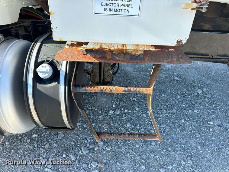 image for item DV1922 2017 Peterbilt 337 refuse truck