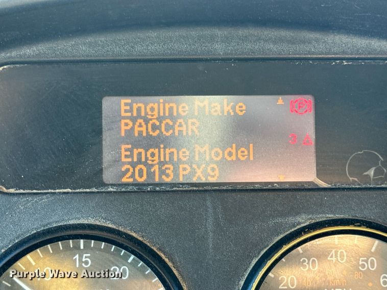 image for item DV1922 2017 Peterbilt 337 refuse truck