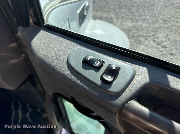 image for item DV1922 2017 Peterbilt 337 refuse truck