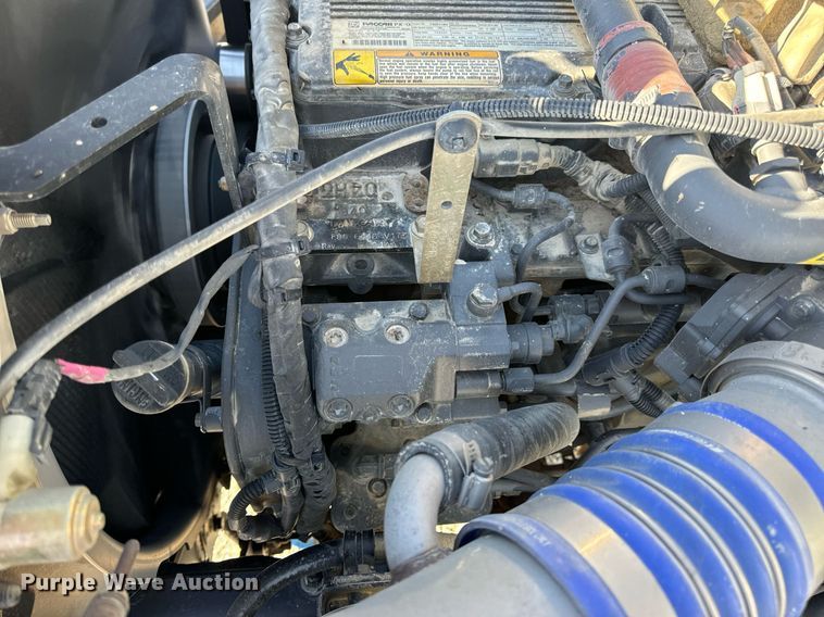 image for item DV1922 2017 Peterbilt 337 refuse truck