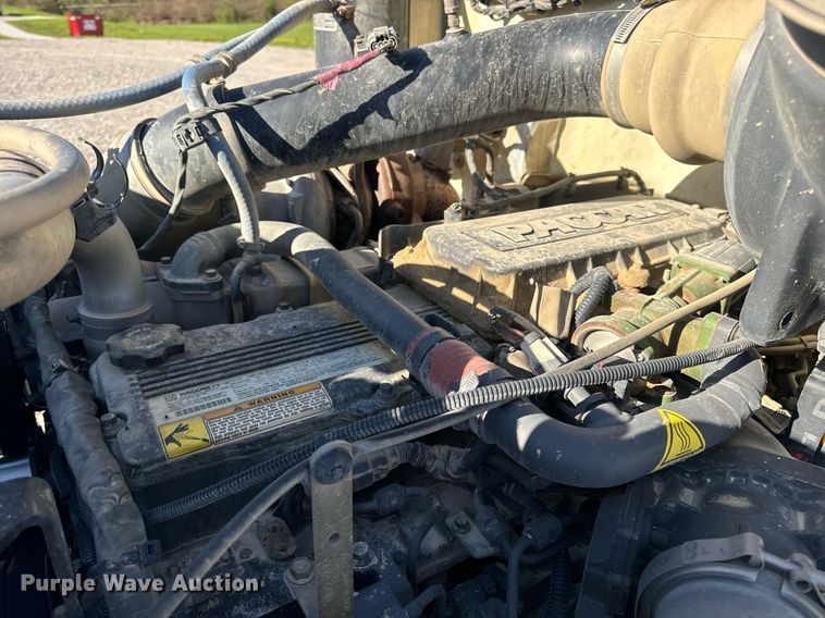 image for item DV1922 2017 Peterbilt 337 refuse truck