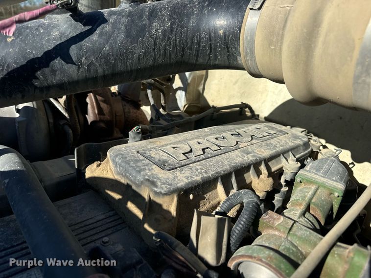 image for item DV1922 2017 Peterbilt 337 refuse truck