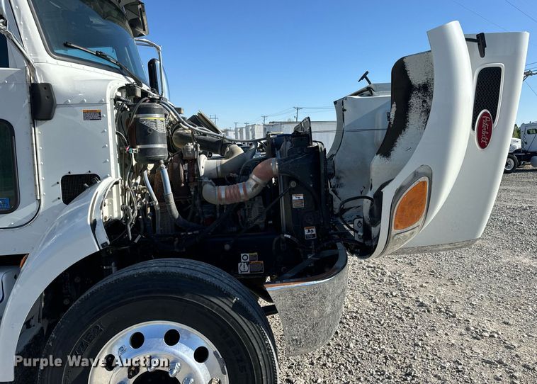 image for item DV1922 2017 Peterbilt 337 refuse truck