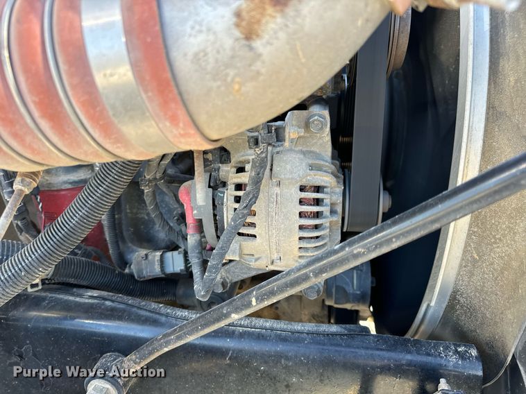 image for item DV1922 2017 Peterbilt 337 refuse truck