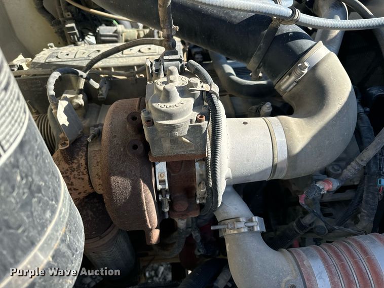 image for item DV1922 2017 Peterbilt 337 refuse truck