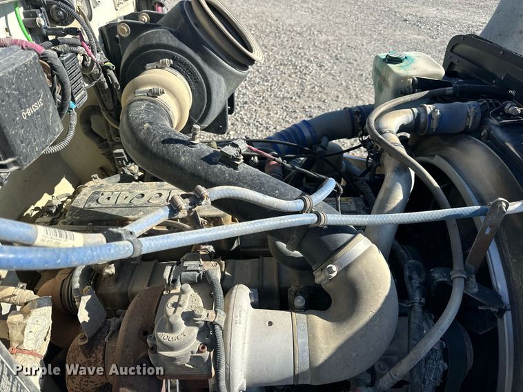 image for item DV1922 2017 Peterbilt 337 refuse truck