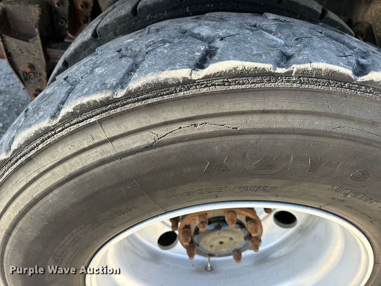 image for item DV1922 2017 Peterbilt 337 refuse truck