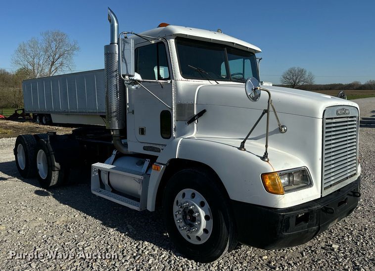 image for item DV1923 1995 Freightliner FLD112 semi truck