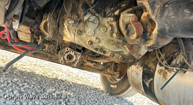 image for item DV1923 1995 Freightliner FLD112 semi truck