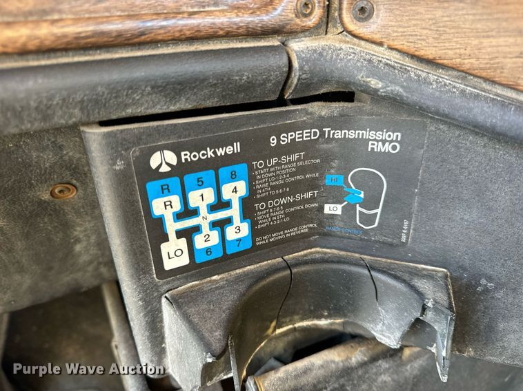 image for item DV1923 1995 Freightliner FLD112 semi truck