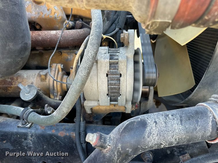 image for item DV1923 1995 Freightliner FLD112 semi truck