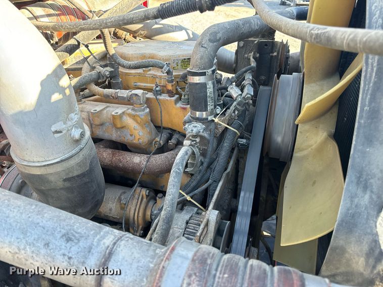 image for item DV1923 1995 Freightliner FLD112 semi truck