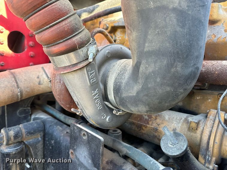 image for item DV1923 1995 Freightliner FLD112 semi truck