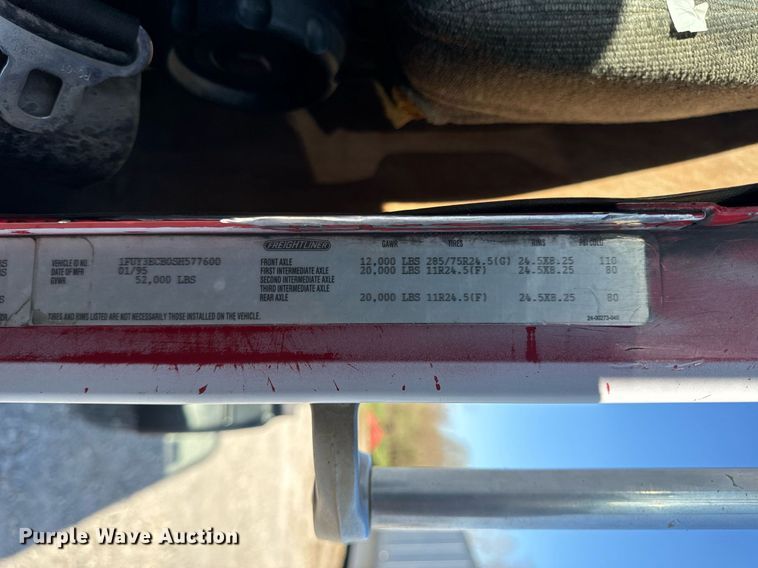 image for item DV1923 1995 Freightliner FLD112 semi truck