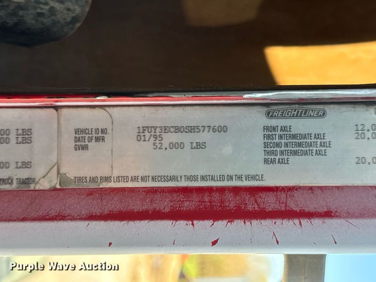 image for item DV1923 1995 Freightliner FLD112 semi truck