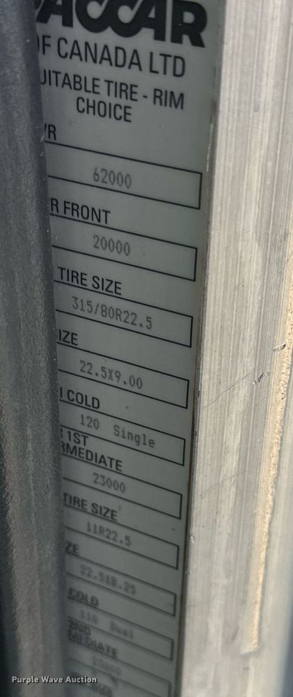 image for item DV1924 2015 Peterbilt 348 roll-off container truck