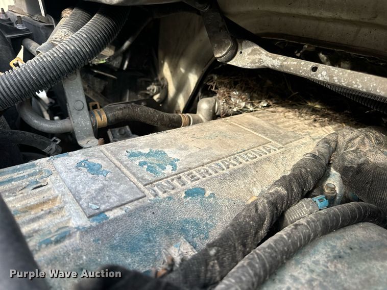 image for item DV1939 2006 International 4300 truck cab and chassis