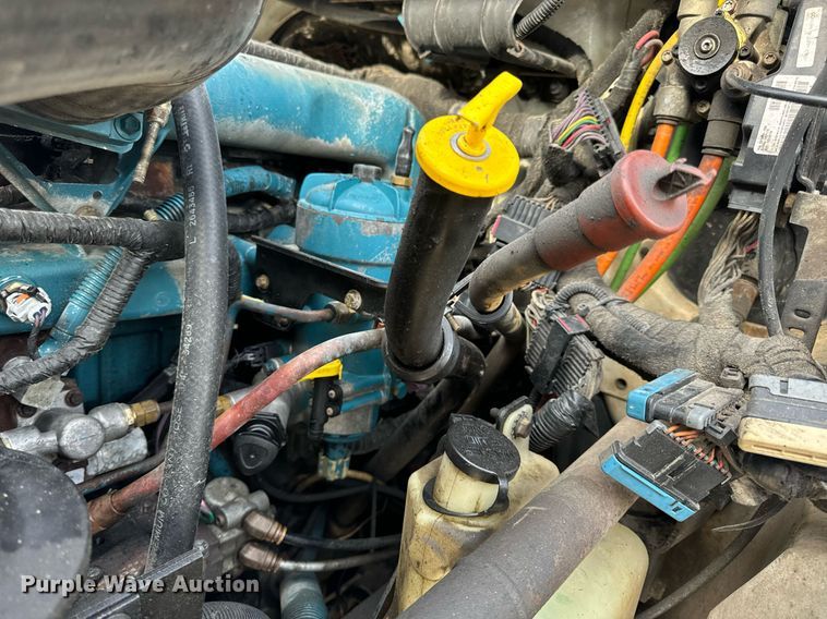 image for item DV1939 2006 International 4300 truck cab and chassis