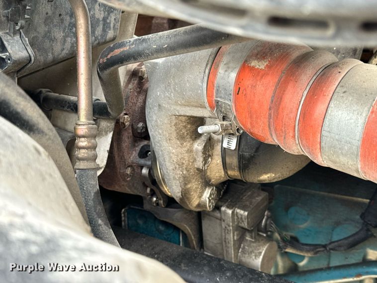 image for item DV1939 2006 International 4300 truck cab and chassis