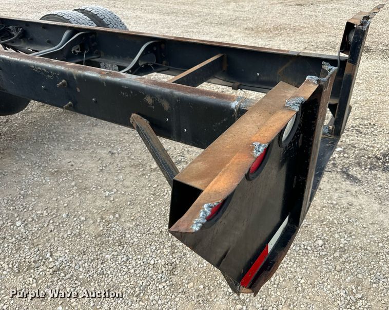 image for item DV1940 2010 International DuraStar 4300 truck cab and chassis