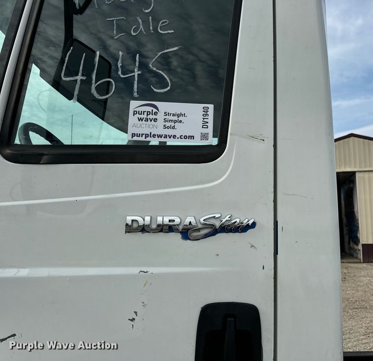 image for item DV1940 2010 International DuraStar 4300 truck cab and chassis