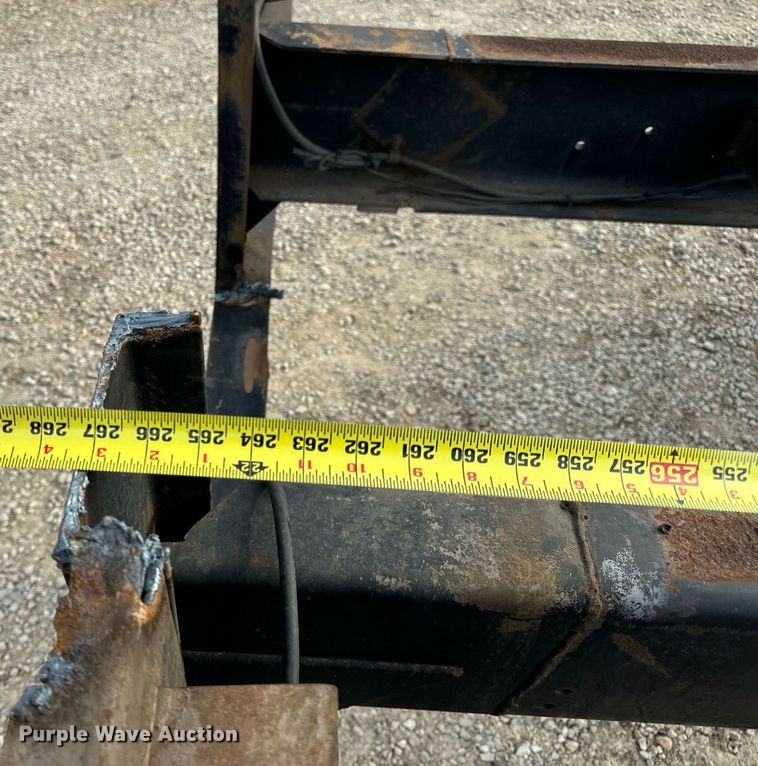 image for item DV1940 2010 International DuraStar 4300 truck cab and chassis