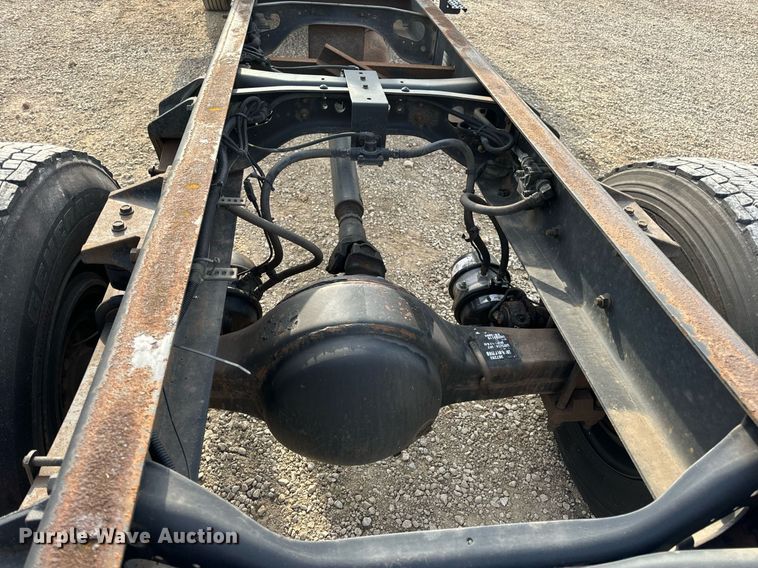 image for item DV1940 2010 International DuraStar 4300 truck cab and chassis