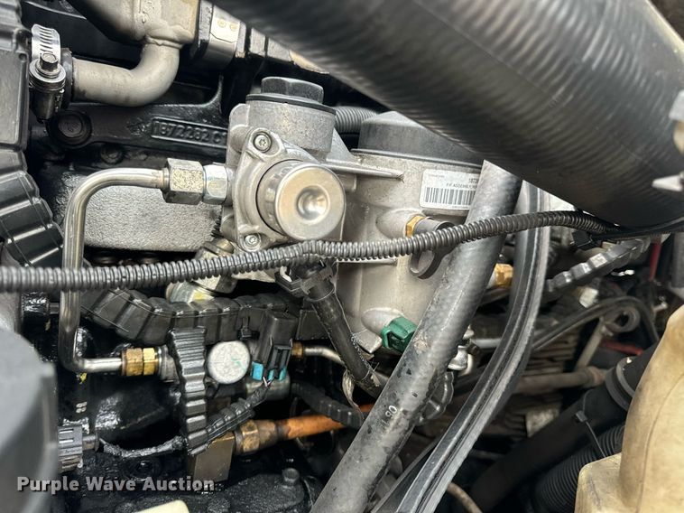 image for item DV1940 2010 International DuraStar 4300 truck cab and chassis