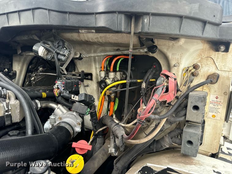 image for item DV1940 2010 International DuraStar 4300 truck cab and chassis