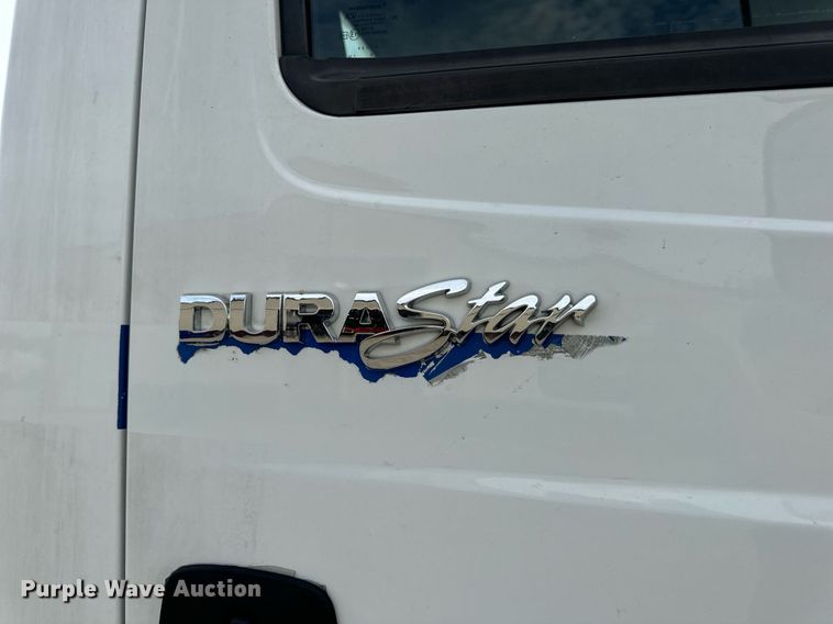 image for item DV1940 2010 International DuraStar 4300 truck cab and chassis