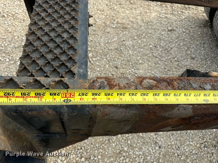 image for item DV1941 2007 International 4400 truck cab and chassis