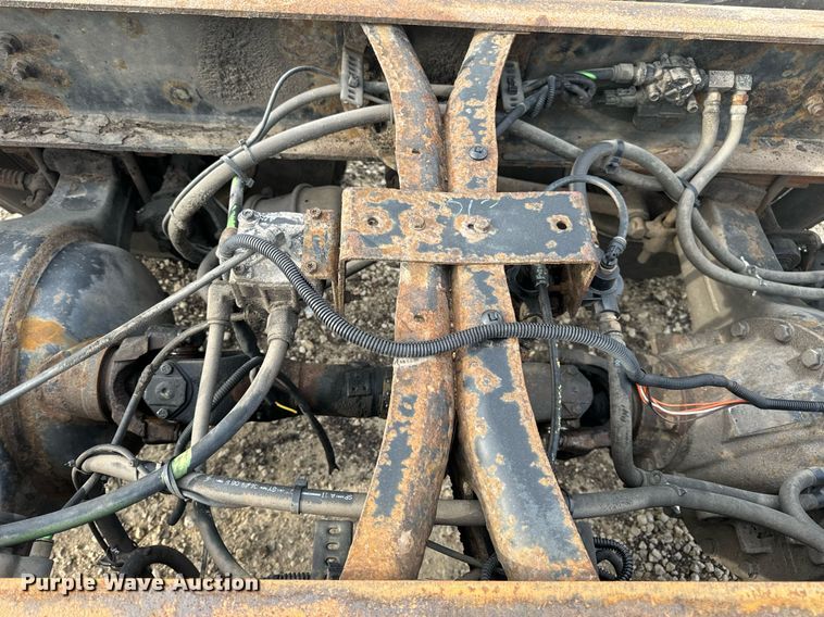 image for item DV1941 2007 International 4400 truck cab and chassis