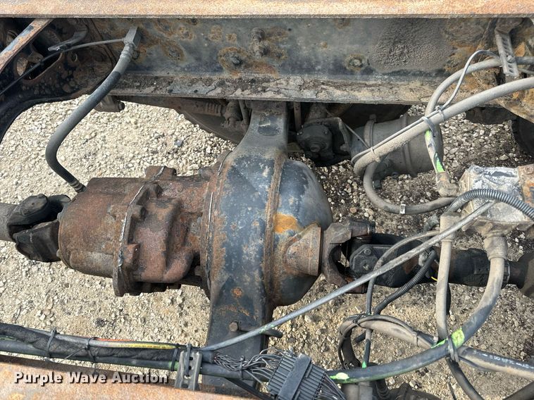 image for item DV1941 2007 International 4400 truck cab and chassis