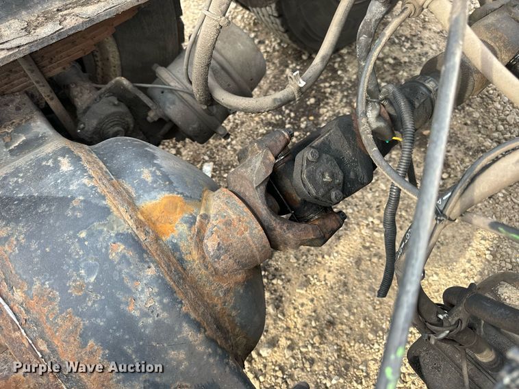 image for item DV1941 2007 International 4400 truck cab and chassis