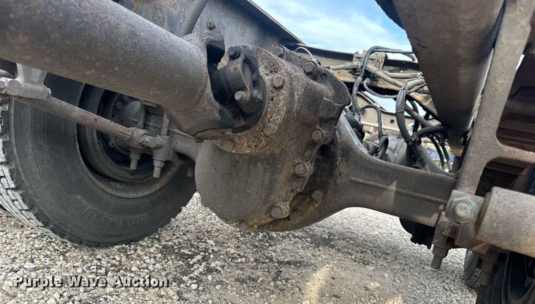 image for item DV1941 2007 International 4400 truck cab and chassis