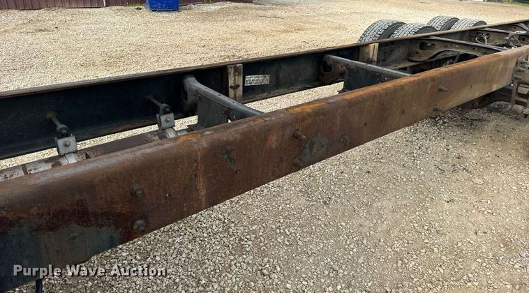 image for item DV1941 2007 International 4400 truck cab and chassis