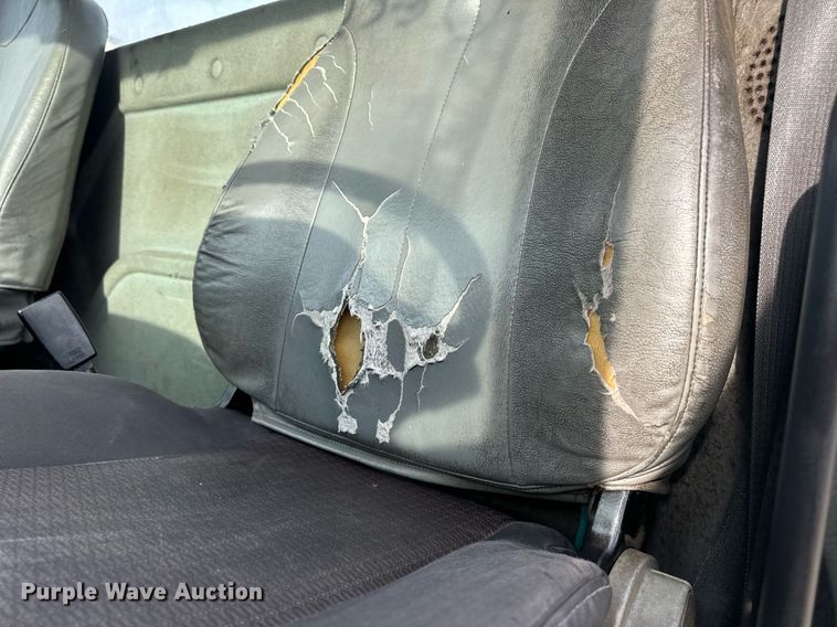 image for item DV1941 2007 International 4400 truck cab and chassis