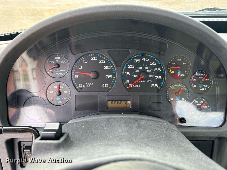 image for item DV1941 2007 International 4400 truck cab and chassis