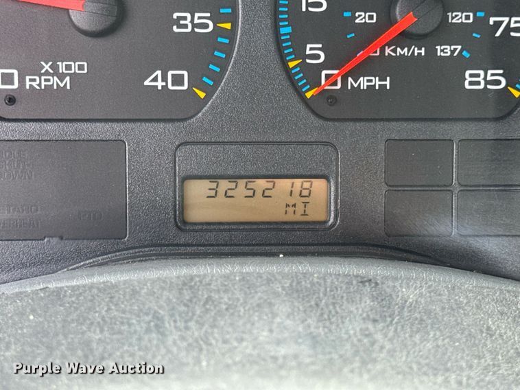 image for item DV1941 2007 International 4400 truck cab and chassis