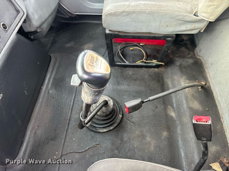 image for item DV1941 2007 International 4400 truck cab and chassis