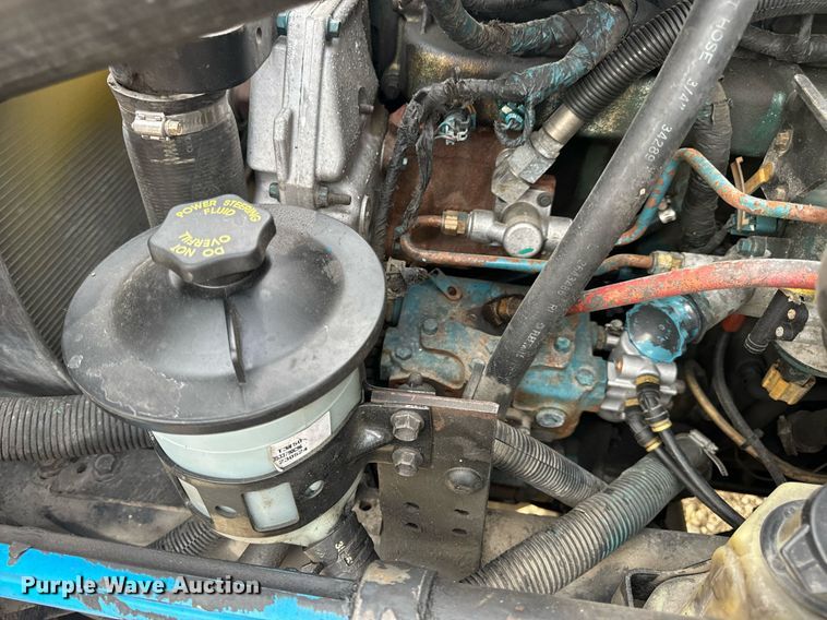 image for item DV1941 2007 International 4400 truck cab and chassis