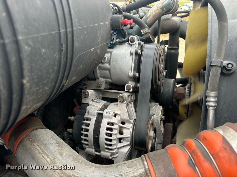 image for item DV1941 2007 International 4400 truck cab and chassis