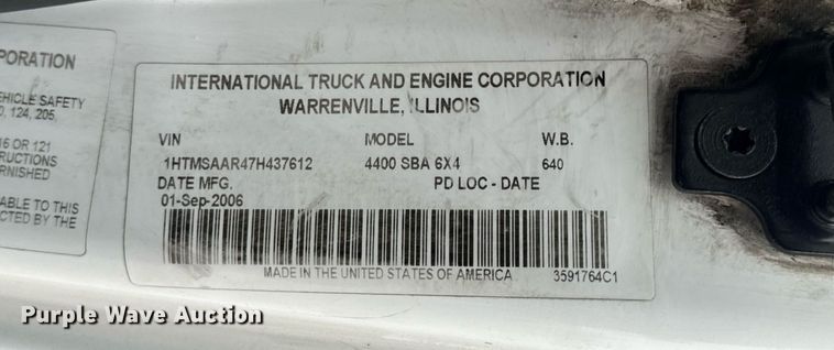 image for item DV1941 2007 International 4400 truck cab and chassis
