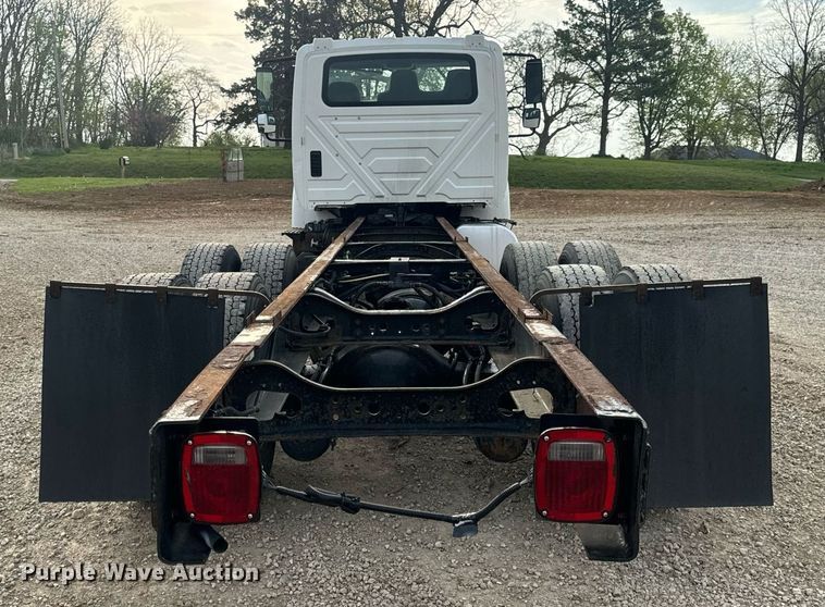 image for item DV1943 2011 International 4400 truck cab and chassis