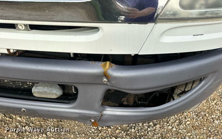 image for item DV1943 2011 International 4400 truck cab and chassis