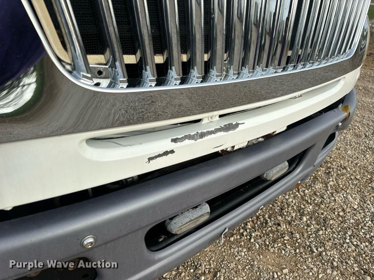 image for item DV1943 2011 International 4400 truck cab and chassis