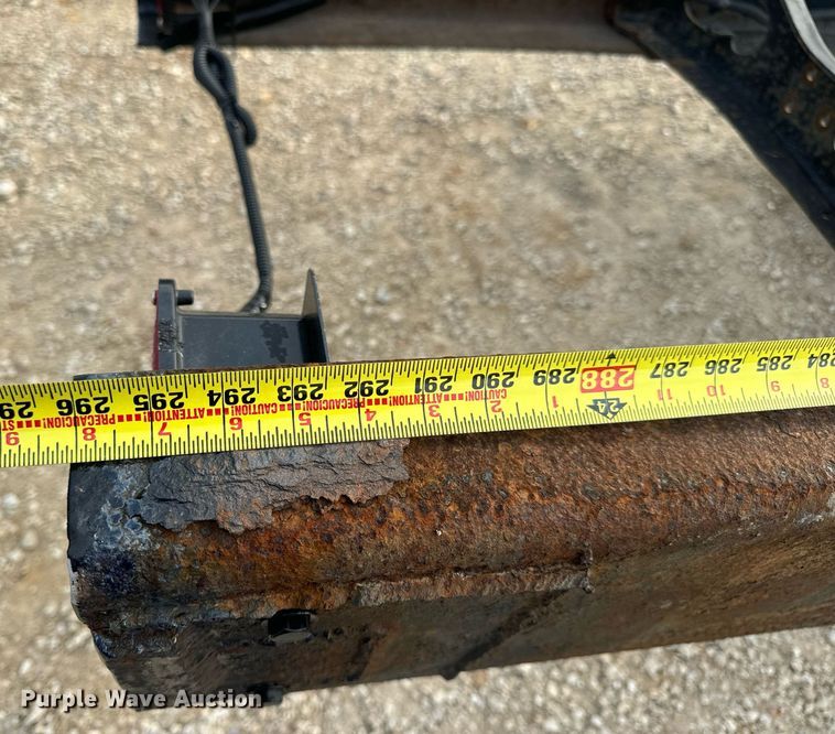 image for item DV1943 2011 International 4400 truck cab and chassis