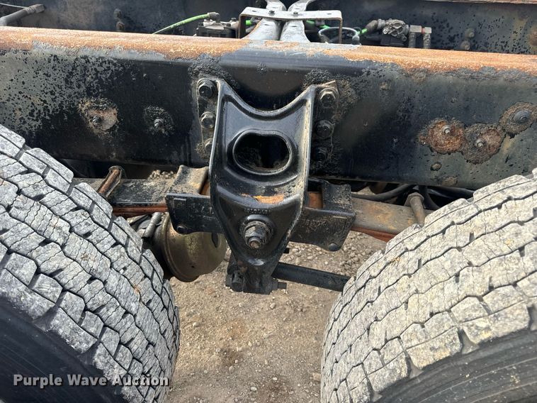 image for item DV1943 2011 International 4400 truck cab and chassis