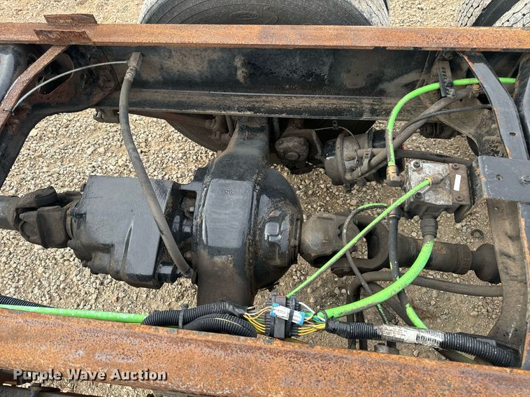 image for item DV1943 2011 International 4400 truck cab and chassis