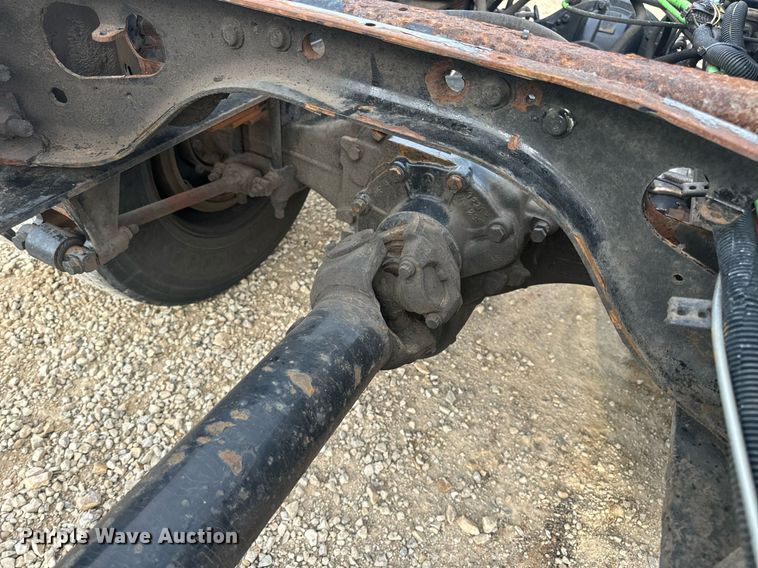 image for item DV1943 2011 International 4400 truck cab and chassis